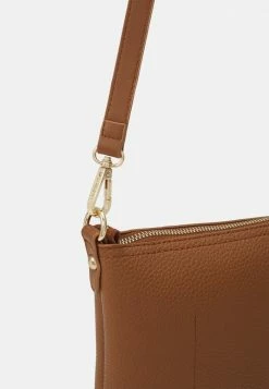 Discount ๐ฅฐ Valentino Bags SUPERMAN - Across Body Bag - Cognac โค๏ธ 8 Discount ๐ฅฐ Valentino Bags SUPERMAN - Across Body Bag - Cognac โค๏ธ -Valentino Bags shop 013fbccdbaf44f8eb119c69d560f14ae